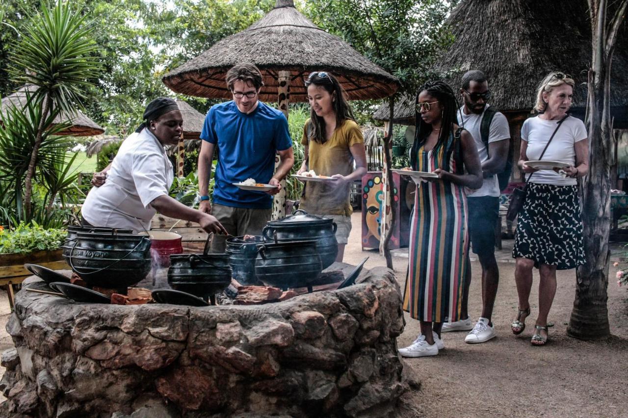 Lebo'S Soweto Backpackers Hostel Εξωτερικό φωτογραφία