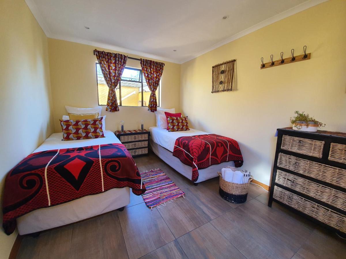 Lebo'S Soweto Backpackers Hostel Εξωτερικό φωτογραφία