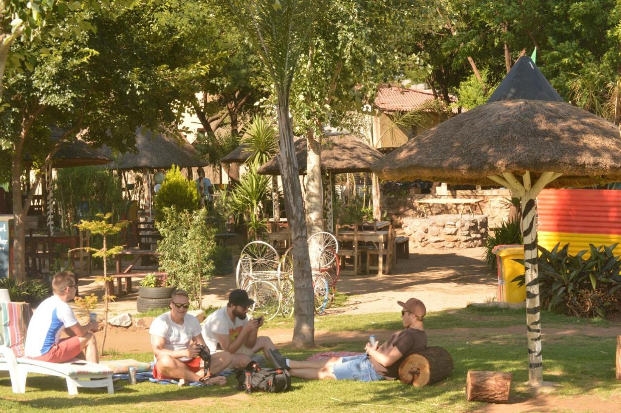 Lebo'S Soweto Backpackers Hostel Εξωτερικό φωτογραφία