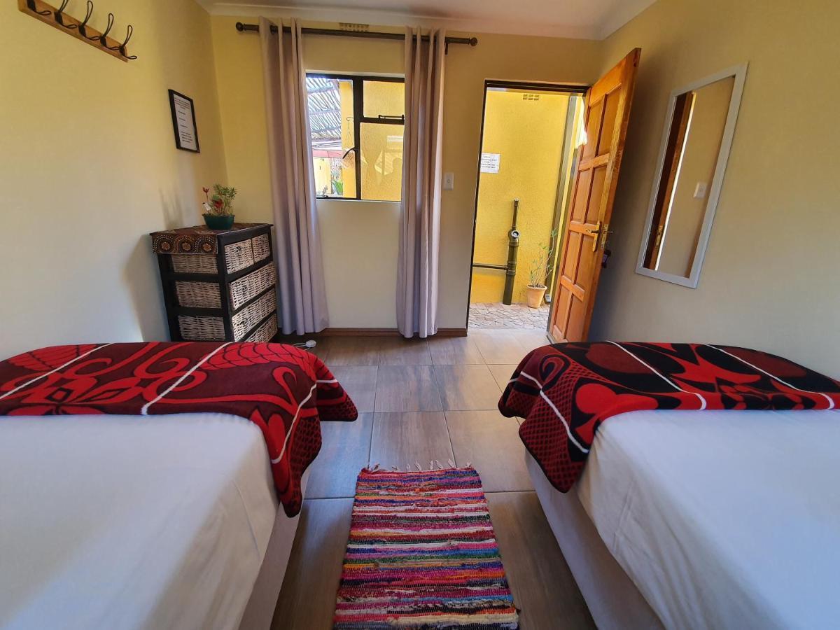 Lebo'S Soweto Backpackers Hostel Εξωτερικό φωτογραφία