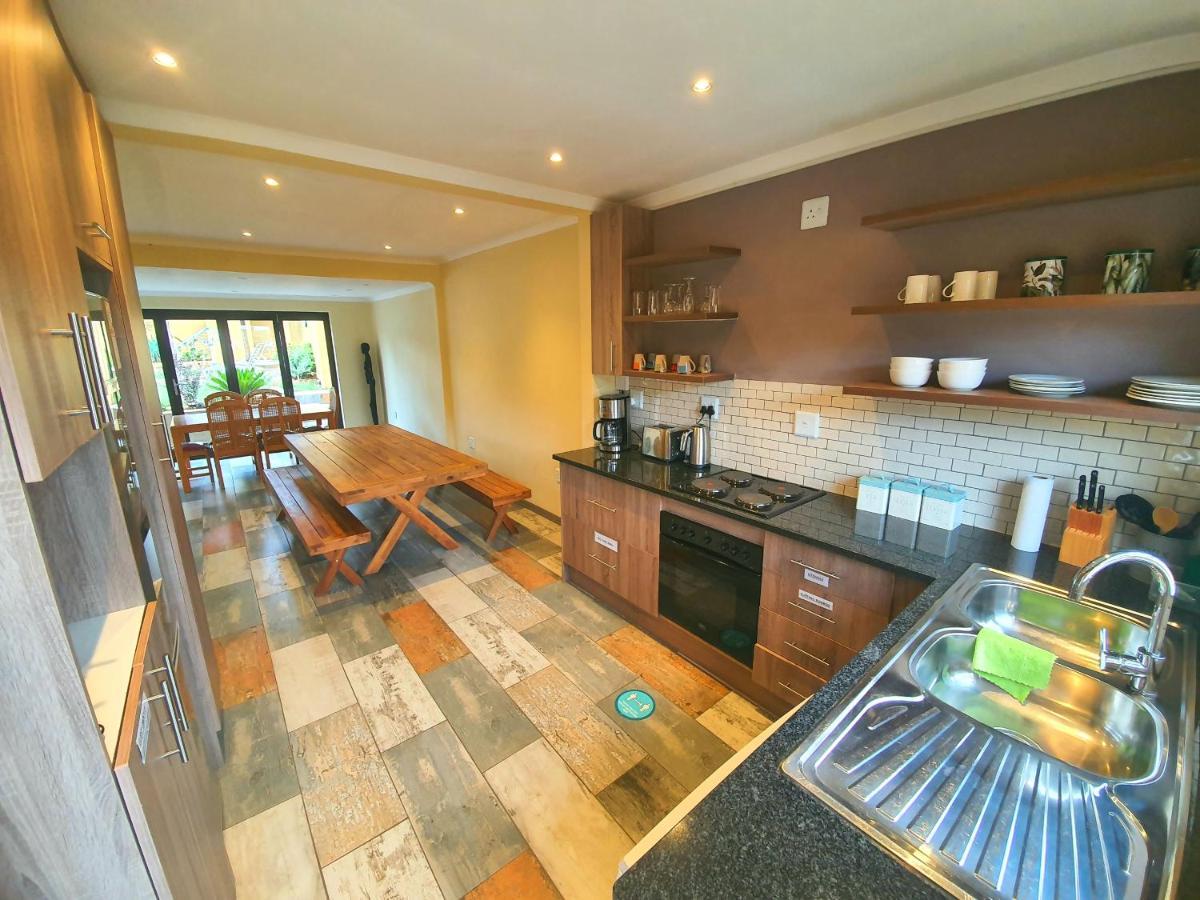 Lebo'S Soweto Backpackers Hostel Εξωτερικό φωτογραφία