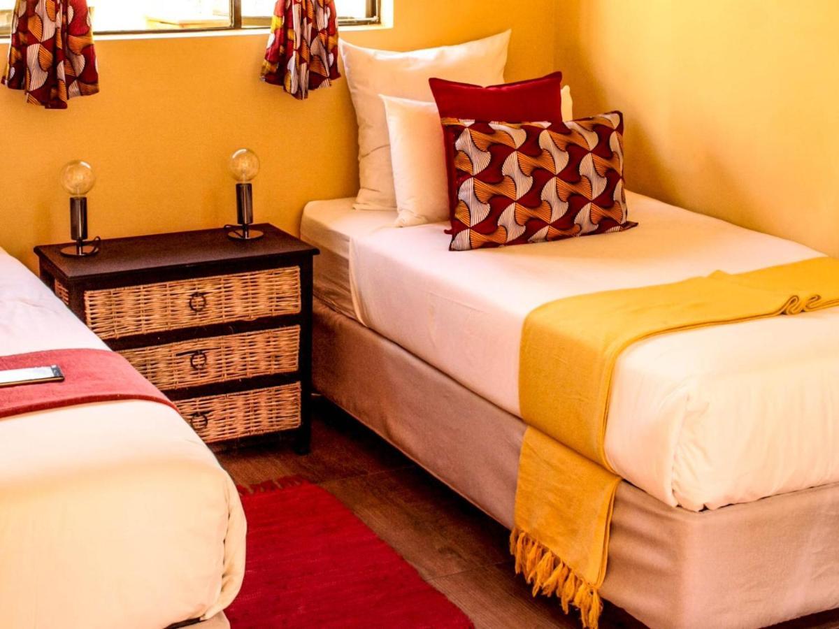 Lebo'S Soweto Backpackers Hostel Εξωτερικό φωτογραφία
